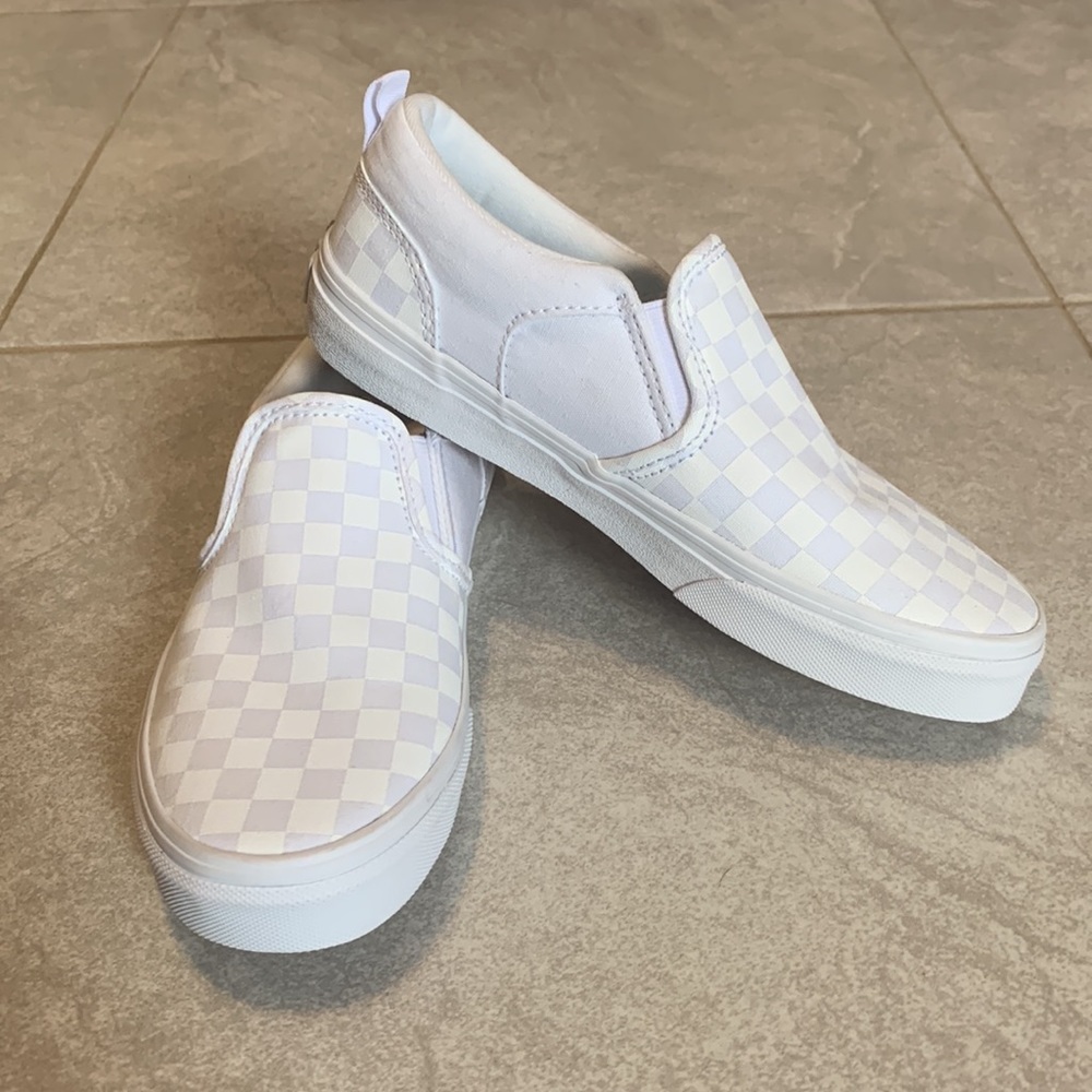 Girl’s White Vans LIKE NEW - Picture 6 of 10